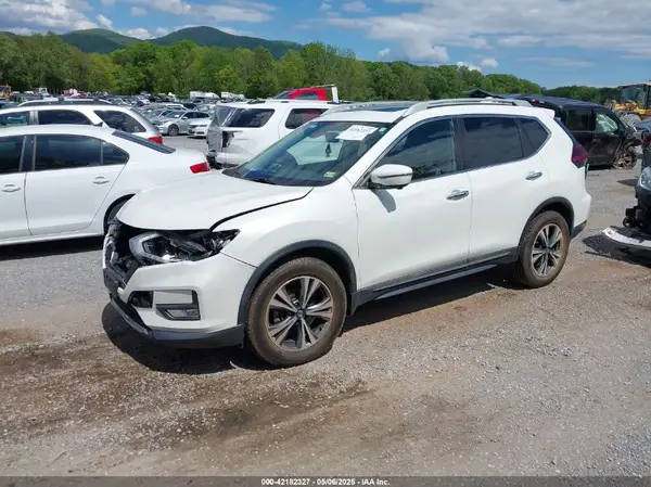 5N1AT2MV3JC811915 2018 NISSAN ROGUE - Image 2