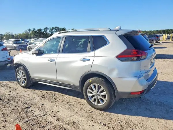 5N1AT2MV3JC812482 2018 NISSAN ROGUE - Image 2