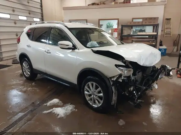 5N1AT2MV3JC812840 2018 NISSAN ROGUE - Image 1