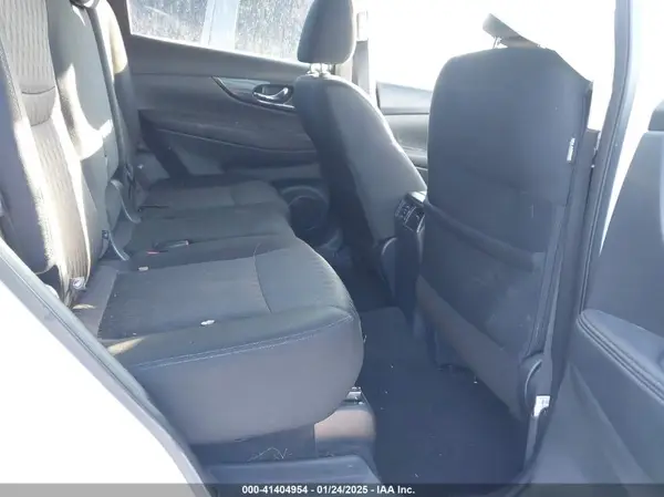 5N1AT2MV3JC814748 2018 NISSAN ROGUE - Image 8