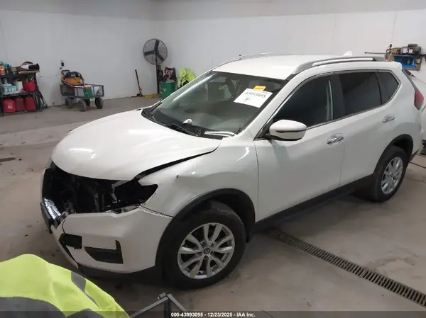 5N1AT2MV3JC817309 2018 NISSAN ROGUE - Image 2