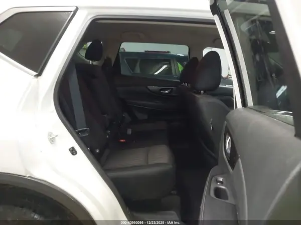 5N1AT2MV3JC817309 2018 NISSAN ROGUE - Image 8