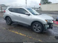 5N1AT2MV3JC823840 2018 NISSAN ROGUE