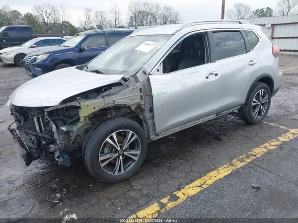 5N1AT2MV3JC823840 2018 NISSAN ROGUE - Image 2