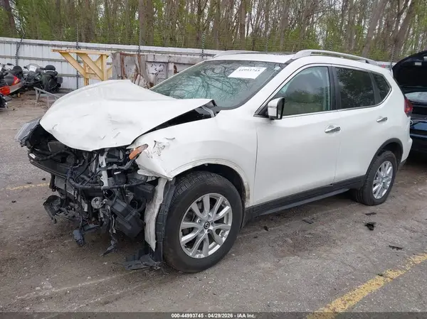 5N1AT2MV3JC829878 2018 NISSAN ROGUE - Image 2