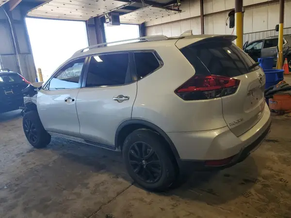 5N1AT2MV3JC833056 2018 NISSAN ROGUE - Image 2