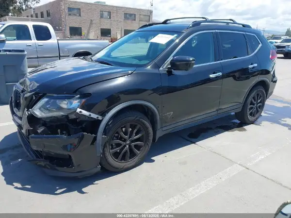 5N1AT2MV3JC836362 2018 NISSAN ROGUE - Image 2