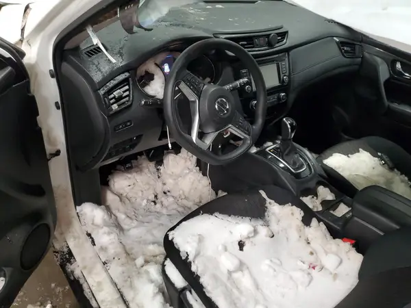 5N1AT2MV3JC840251 2018 NISSAN ROGUE - Image 8
