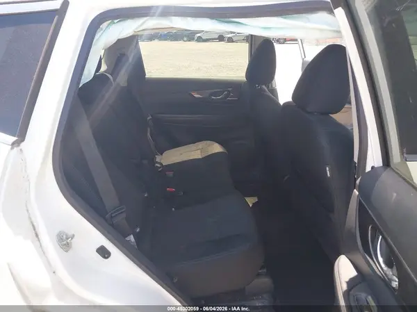 5N1AT2MV3JC843795 2018 NISSAN ROGUE - Image 8