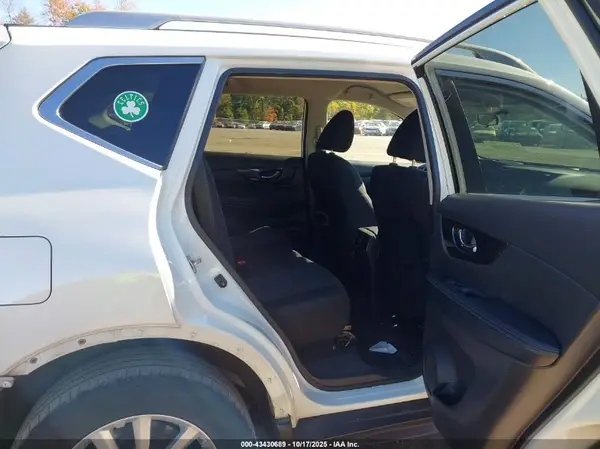 5N1AT2MV3JC845885 2018 NISSAN ROGUE - Image 8