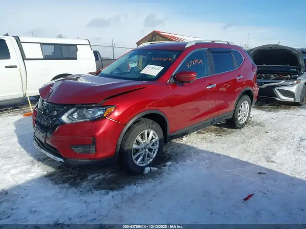 5N1AT2MV3JC847264 2018 NISSAN ROGUE - Image 2