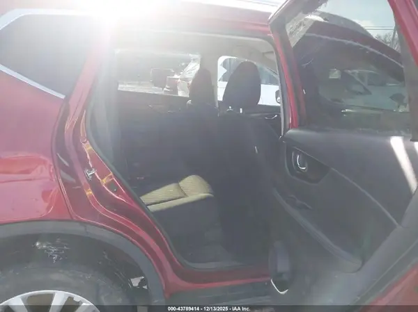 5N1AT2MV3JC847264 2018 NISSAN ROGUE - Image 8