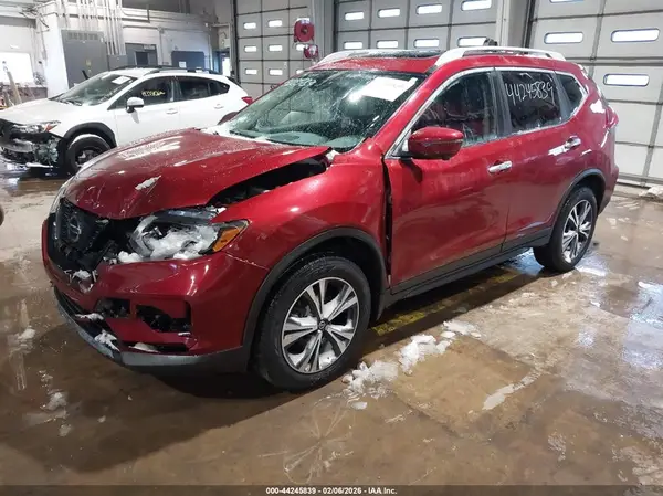 5N1AT2MV3KC724338 2019 NISSAN ROGUE - Image 2
