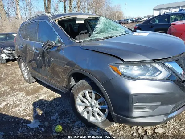 5N1AT2MV3KC758201 2019 NISSAN ROGUE - Image 1