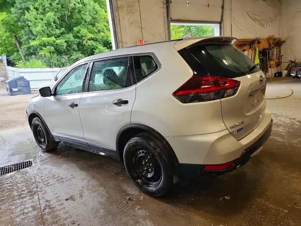 5N1AT2MV3KC796379 2019 NISSAN ROGUE - Image 2