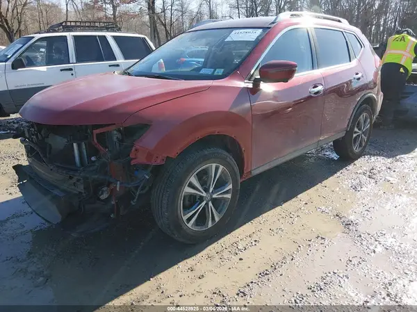 5N1AT2MV3KC800804 2019 NISSAN ROGUE - Image 2