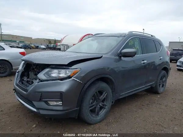 5N1AT2MV3KC810412 2019 NISSAN ROGUE - Image 2