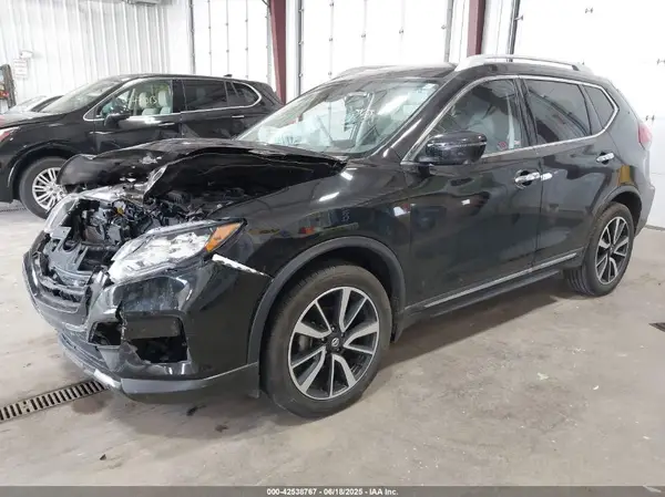 5N1AT2MV3LC757177 2020 NISSAN ROGUE - Image 2