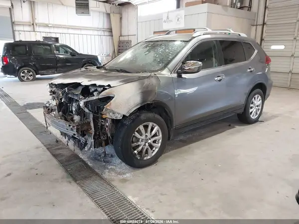 5N1AT2MV3LC817135 2020 NISSAN ROGUE - Image 2