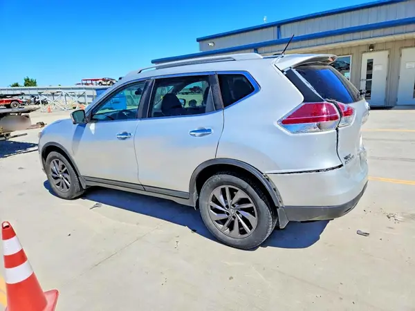 5N1AT2MV4GC770672 2016 NISSAN ROGUE - Image 2