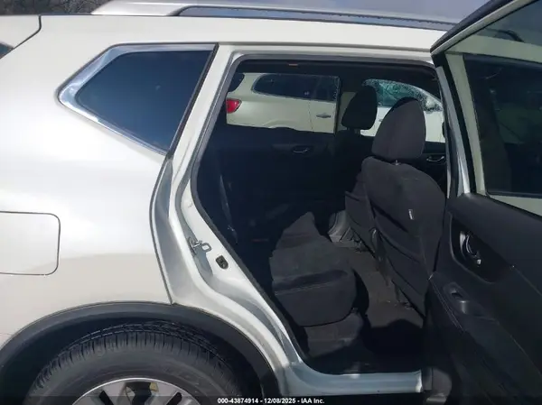 5N1AT2MV4GC876734 2016 NISSAN ROGUE - Image 8