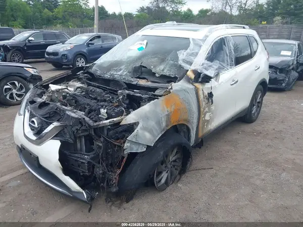 5N1AT2MV4GC910882 2016 NISSAN ROGUE - Image 2