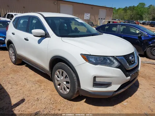 5N1AT2MV4HC732246 2017 NISSAN ROGUE - Image 1