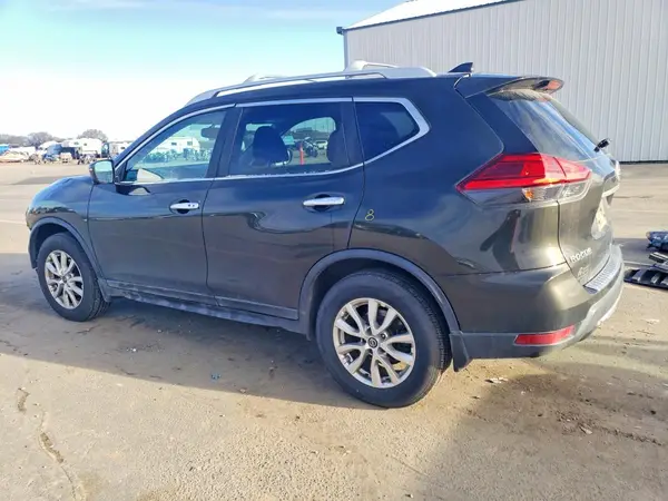 5N1AT2MV4HC732358 2017 NISSAN ROGUE - Image 2