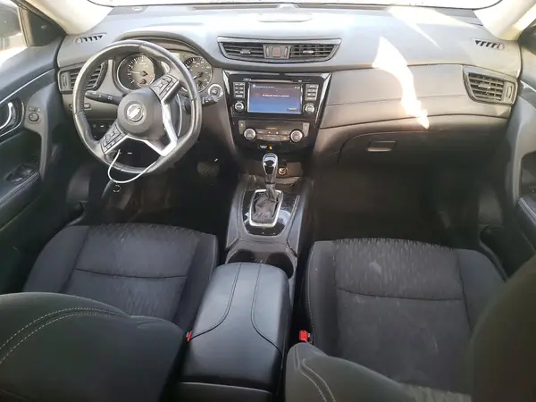 5N1AT2MV4HC732358 2017 NISSAN ROGUE - Image 8