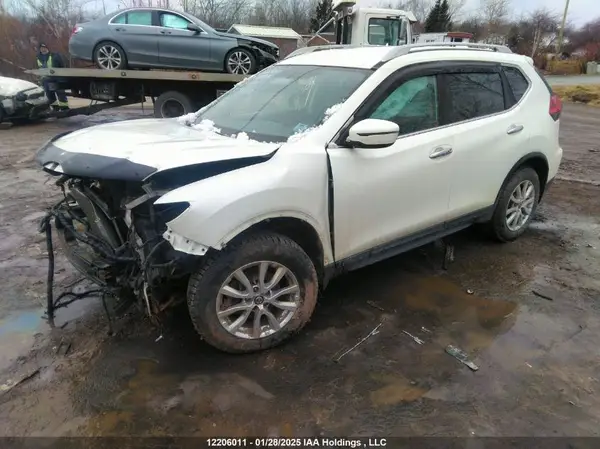 5N1AT2MV4HC733610 2017 NISSAN ROGUE - Image 2
