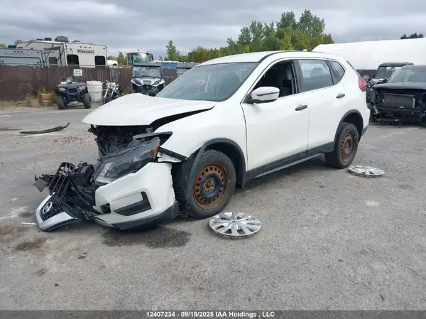 5N1AT2MV4HC734112 2017 NISSAN ROGUE - Image 2
