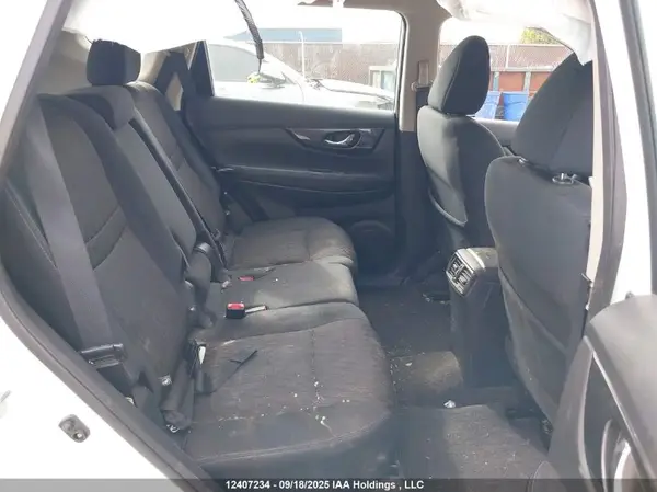 5N1AT2MV4HC734112 2017 NISSAN ROGUE - Image 8