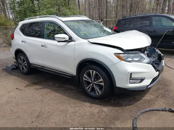 5N1AT2MV4HC737205 2017 NISSAN ROGUE - Image 1