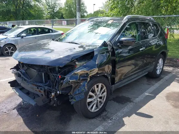 5N1AT2MV4HC739357 2017 NISSAN ROGUE - Image 2