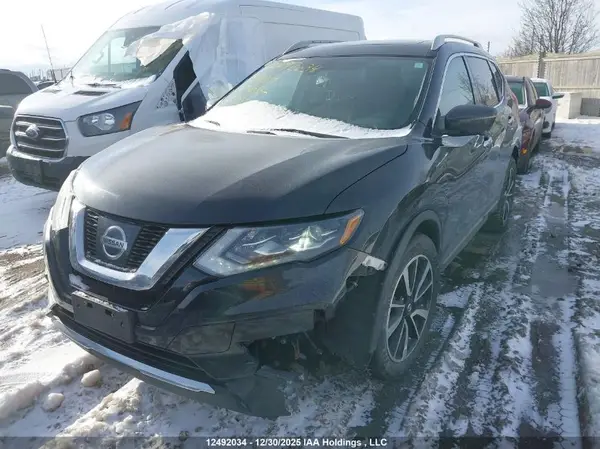 5N1AT2MV4HC740802 2017 NISSAN ROGUE - Image 2