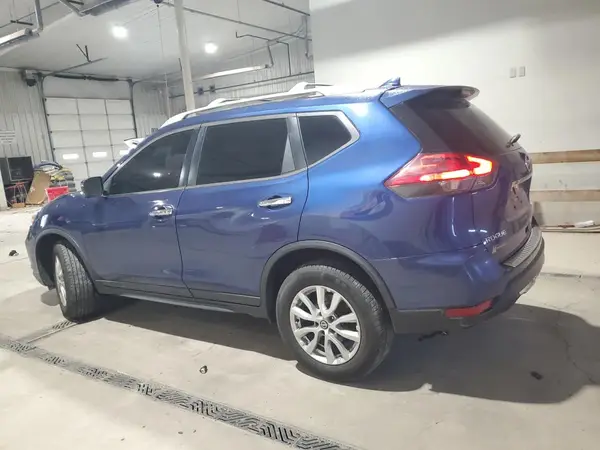 5N1AT2MV4HC740962 2017 NISSAN ROGUE - Image 2