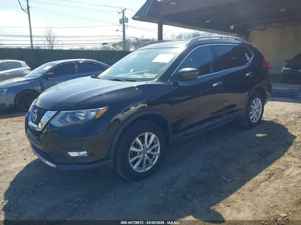 5N1AT2MV4HC741027 2017 NISSAN ROGUE - Image 2