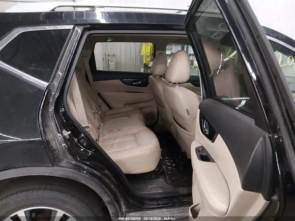 5N1AT2MV4HC742923 2017 NISSAN ROGUE - Image 8