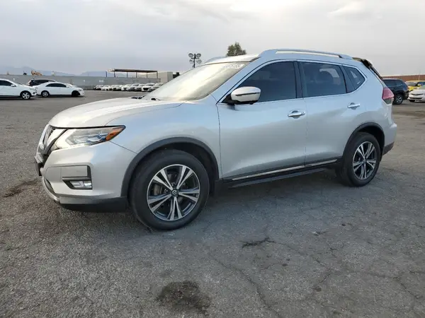 5N1AT2MV4HC744199 2017 NISSAN ROGUE - Image 1