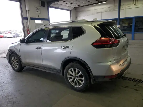 5N1AT2MV4HC745269 2017 NISSAN ROGUE - Image 2