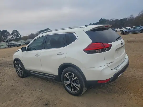 5N1AT2MV4HC745398 2017 NISSAN ROGUE - Image 2
