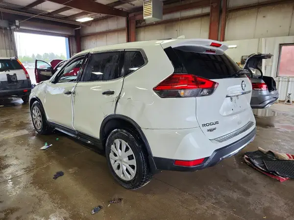5N1AT2MV4HC745854 2017 NISSAN ROGUE - Image 2
