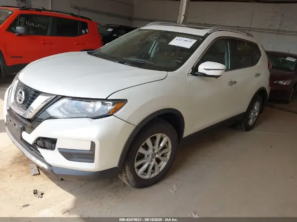 5N1AT2MV4HC746339 2017 NISSAN ROGUE - Image 2