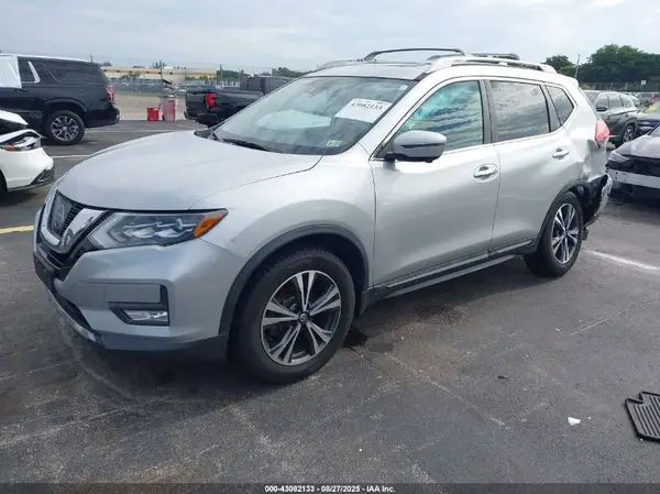 5N1AT2MV4HC749340 2017 NISSAN ROGUE - Image 2
