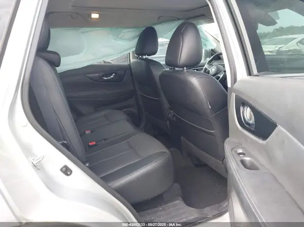 5N1AT2MV4HC749340 2017 NISSAN ROGUE - Image 8