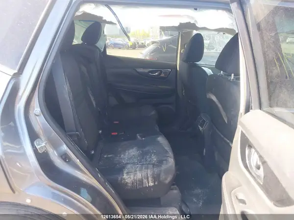5N1AT2MV4HC750911 2017 NISSAN ROGUE - Image 8