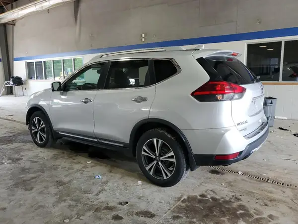 5N1AT2MV4HC751069 2017 NISSAN ROGUE - Image 2