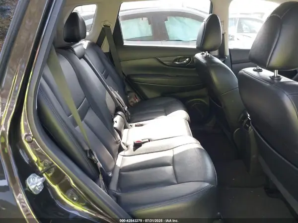 5N1AT2MV4HC753646 2017 NISSAN ROGUE - Image 8