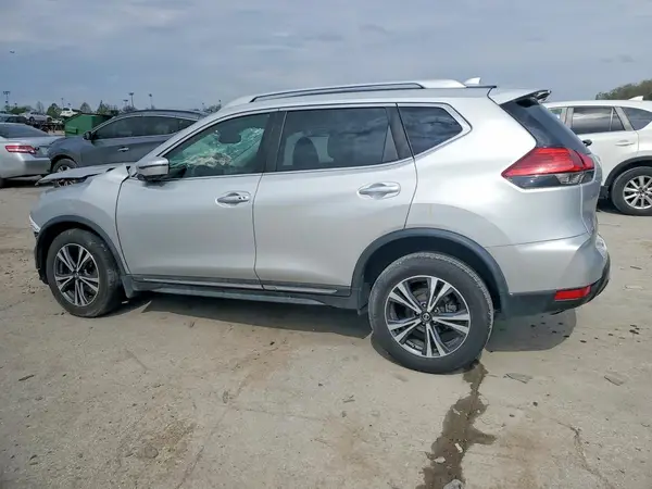 5N1AT2MV4HC754358 2017 NISSAN ROGUE - Image 2