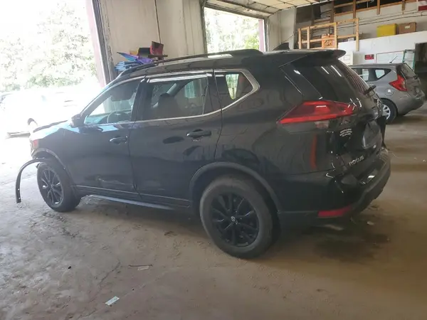 5N1AT2MV4HC760712 2017 NISSAN ROGUE - Image 2